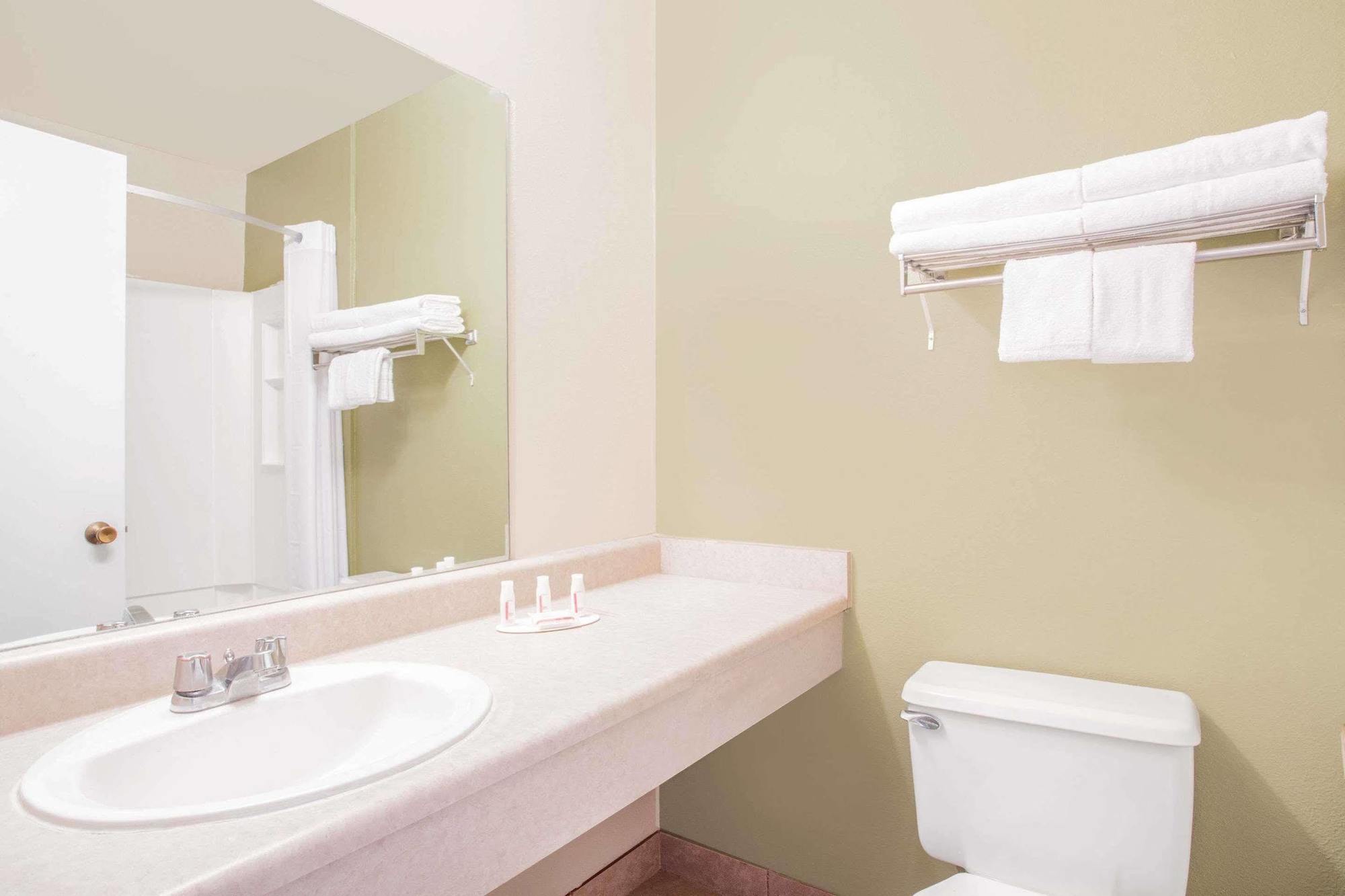 Super 8 By Wyndham Provo Byu Orem Εξωτερικό φωτογραφία